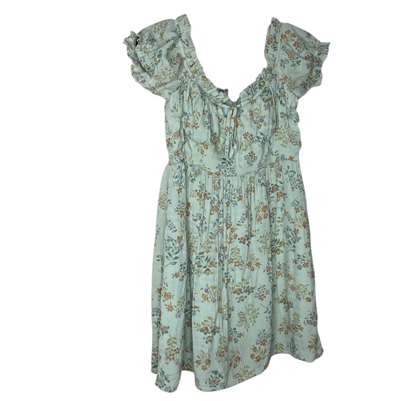 Lulu's Floral Mini Dress in Mint Green. Ties in the front. Size L - Picture 2 of 4